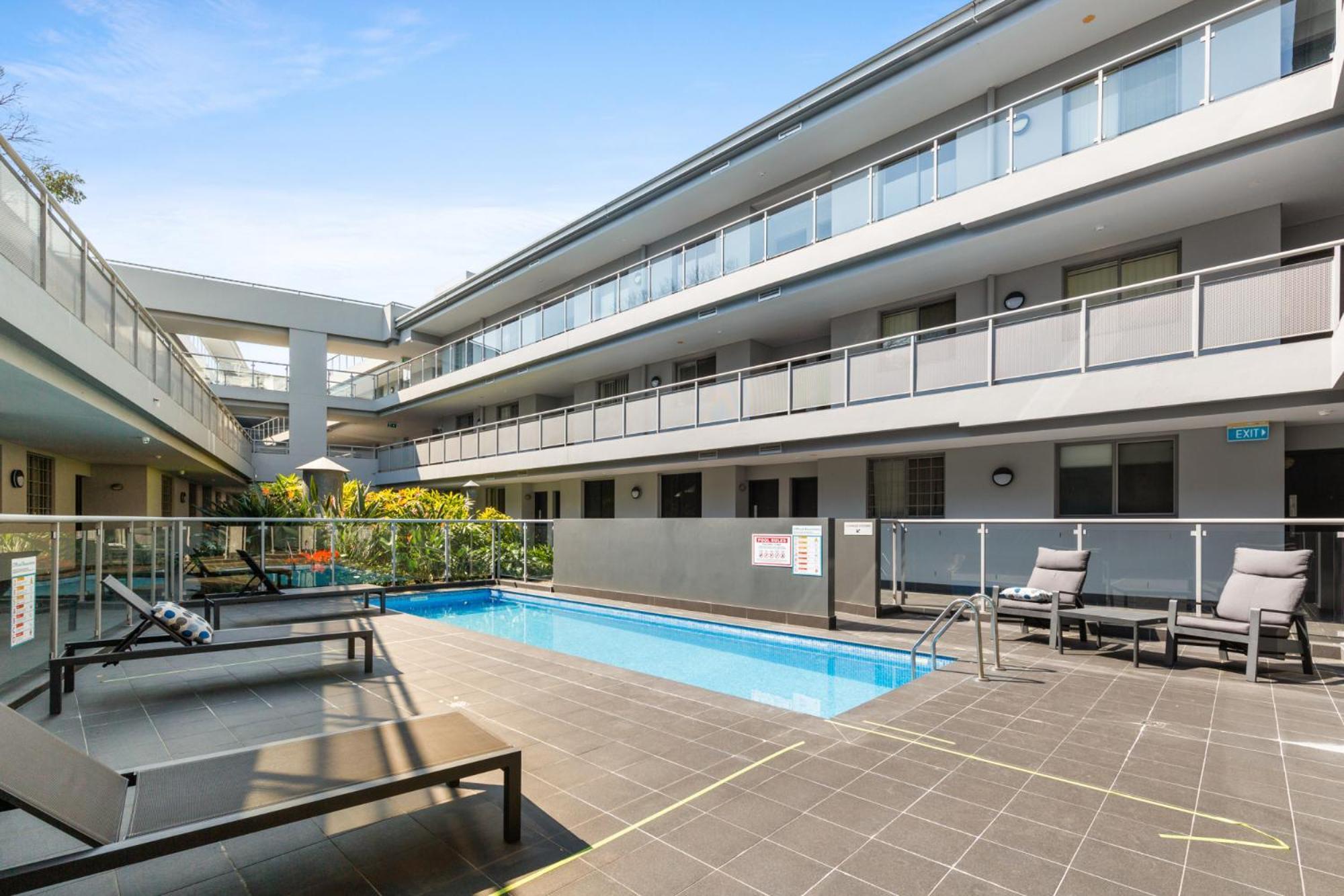 Apartment Spacious 1-bed With Pool & Gym 5 Minutes From Cbd Sydney